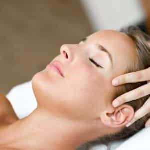 Massage cuir chevelu