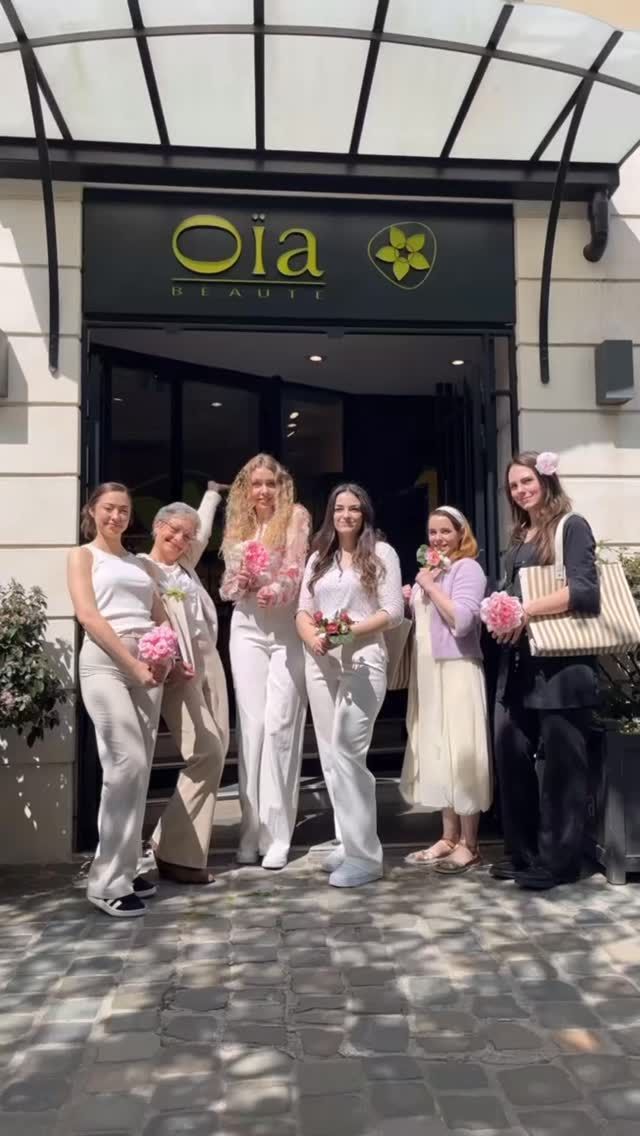 ☀️🌸Les fleurs ne sont pas les seules à éclore ce printemps… Votre beauté aussi !🌸☀️

💆🏼‍♀️Notre équipe se pare de douceur et de fraîcheur pour vous offrir une parenthèse unique de bien-être.

🌸Chez Oïa Beauté Fontainebleau, chaque détail est pensé pour sublimer votre beauté et réveiller vos sens.

Venez célébrer le renouveau avec nous.

🧖‍♀️—>Vos rendez-vous au :
• 01.60.70.81.59

🧖‍♀️—>Sur notre site internet : 
• oiafontainebleau.com

Ou

🧖‍♀️—> Sur notre lien en bio😉

🌞À bientôt chez Oïa Beauté Fontainebleau 🍃

#printemps #oiabeaute #afontainebleau #fontainebleautourisme #oiafontainebleau #commercedefontainebleau #chateaudefontainebleau