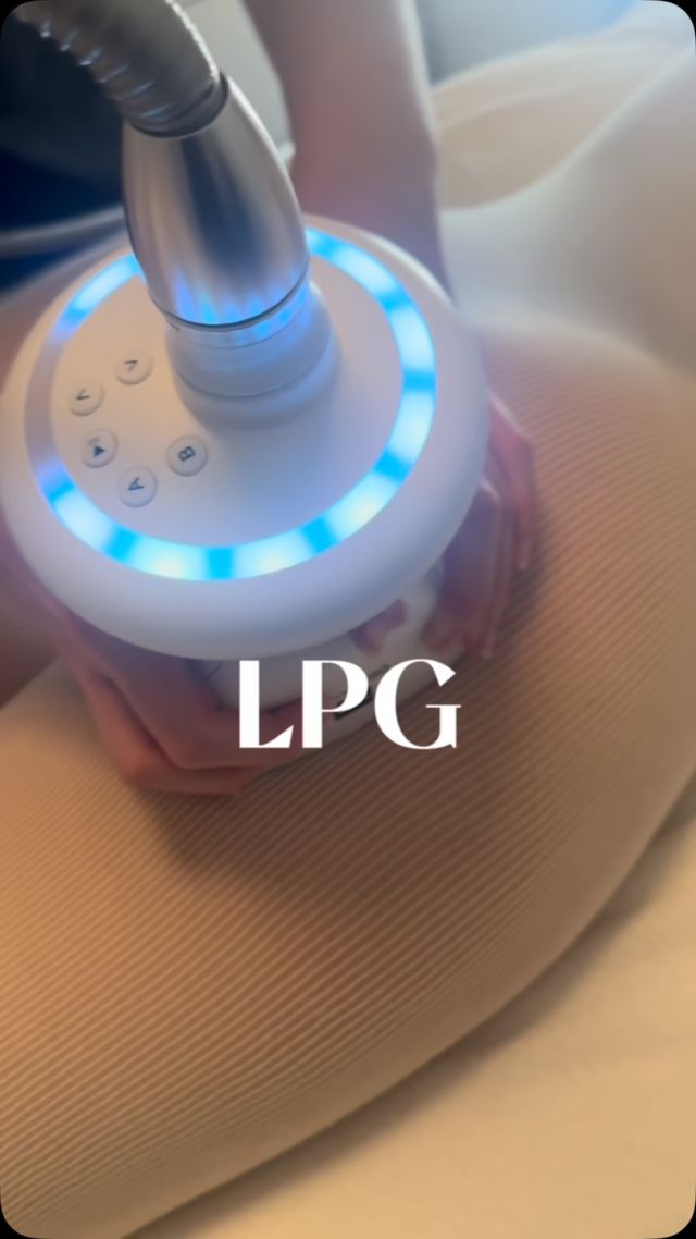 Offrez-vous un soin minceur personnalisé composé d’une séance de LPG associée au soin DX Body SOTHYS 🌼 (enveloppement + gommage + massage minceur). 
Cette cure personnalisée vous assure une silhouette allégée, un aspect peau d’orange diminué, une peau plus ferme, tout en apportant une détente profonde. 
Découvrez les cures adaptées à vos besoins pour vous assurer les meilleurs résultats avant l’été ☀️

Prise de rendez-vous sur le site internet oiafontainebleau.com
ou par téléphone au 01.60.70.81.59

#lpg #endermologie #minceur #sothys #dxbody